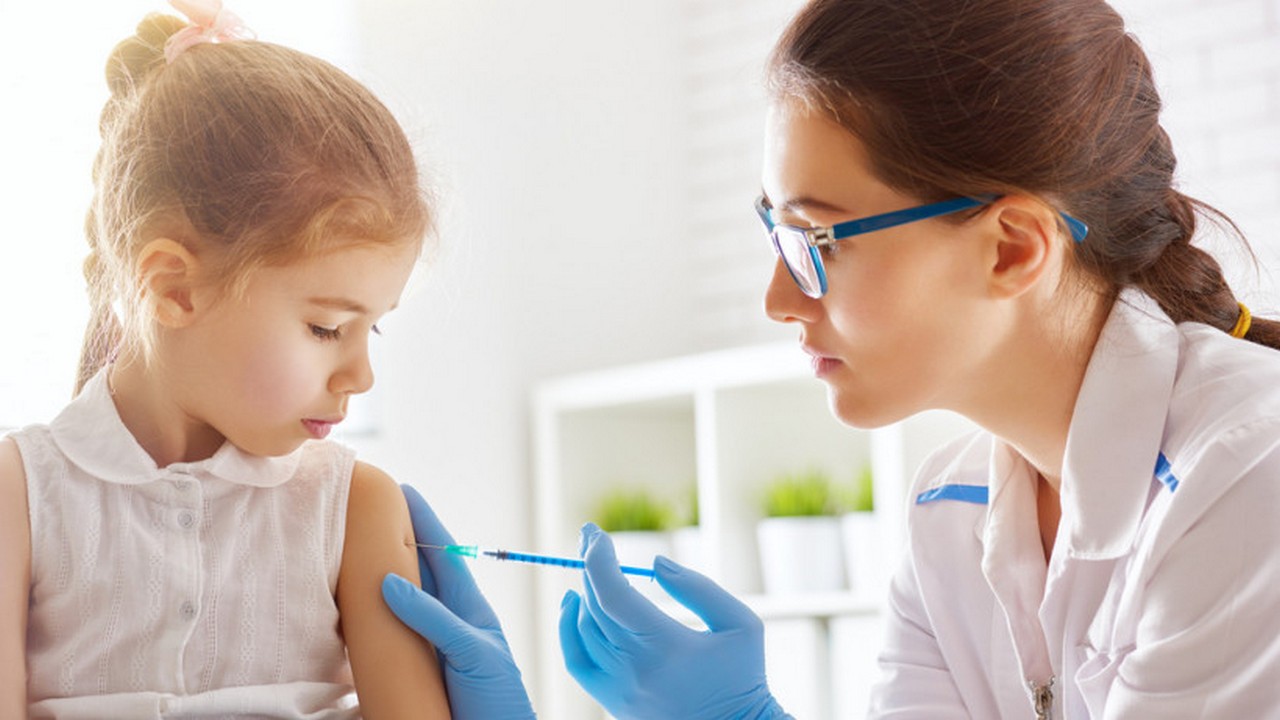 З початку року у Львові від кору вакцинували понад 7 тисяч школярів