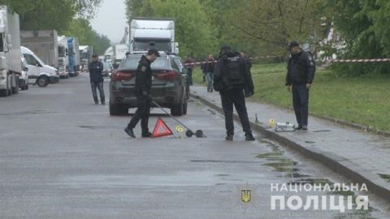 Поліцейські розслідують вибух автомобіля у Львові