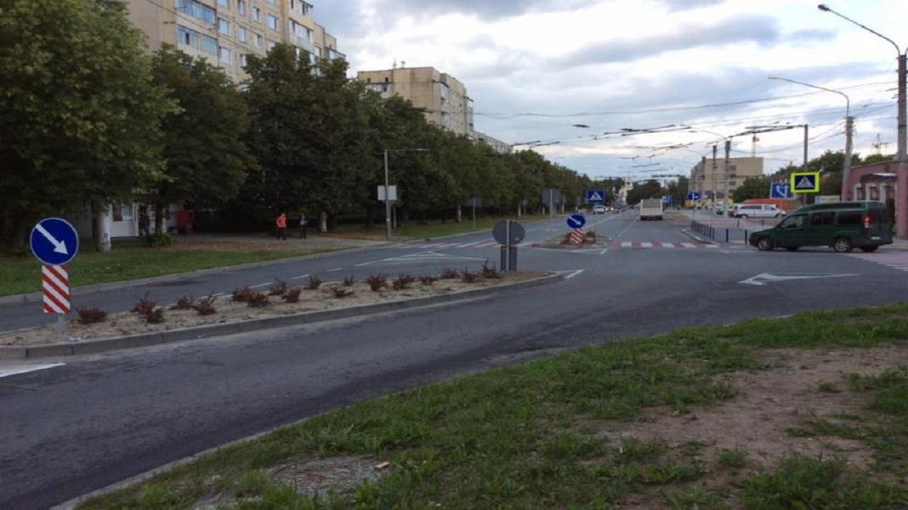 На перехресті вулиць Тролейбусна-Рубчака зробили ремонт та змінили дорожній рух