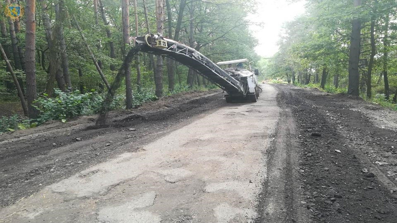 У Кам’янка-Бузькому районі почали ремонтувати дорогу Стриганка – Старий Добротвір