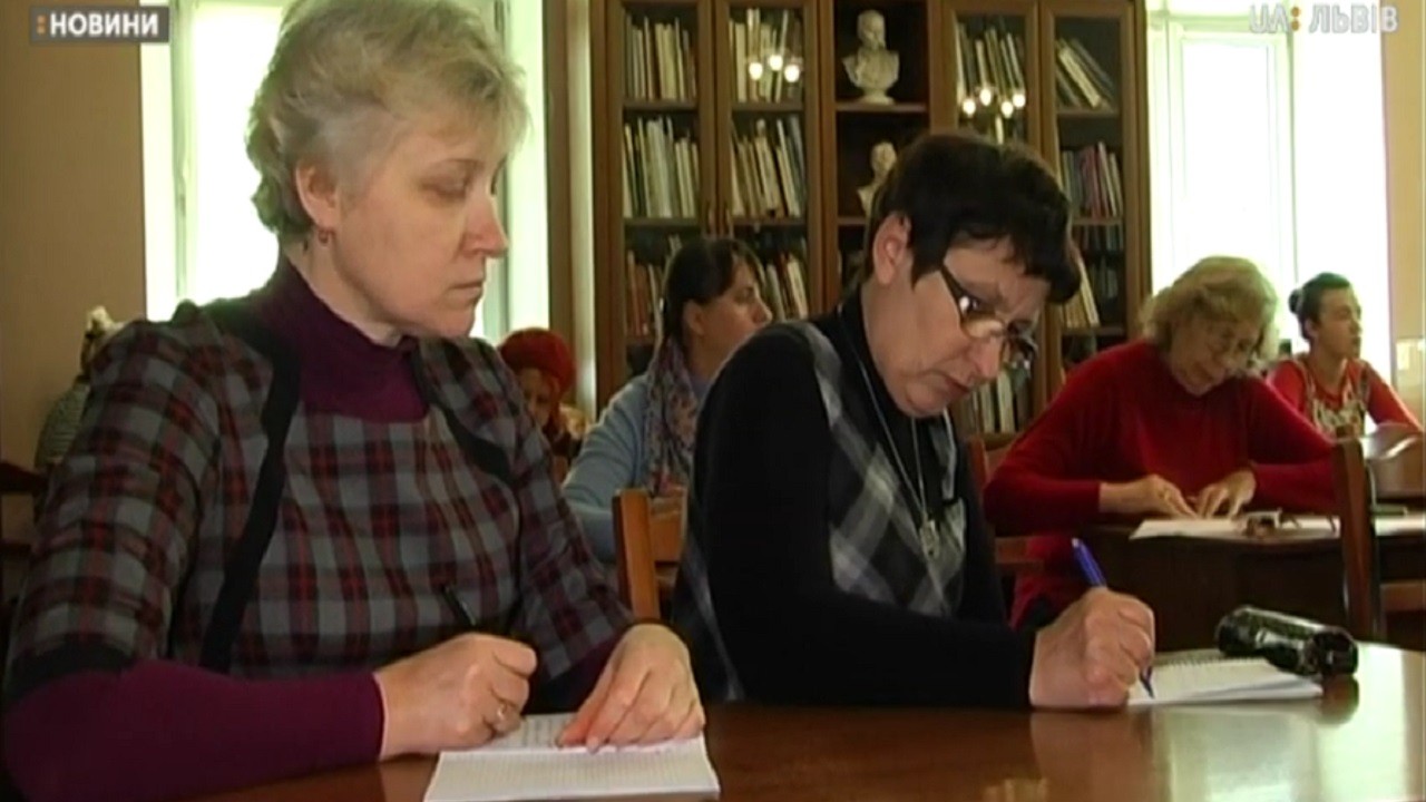 Як у Львівській обласній бібліотеці для дітей всеукраїнський диктант писали (ВІДЕО)